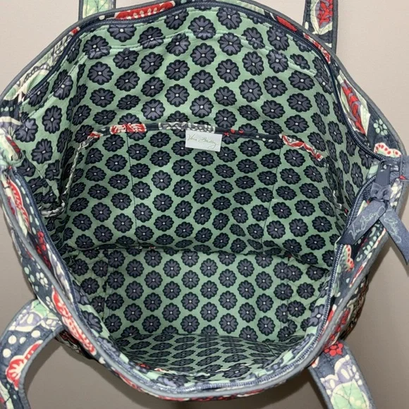 Vera Bradley Tote Bag - Picture 5 of 8